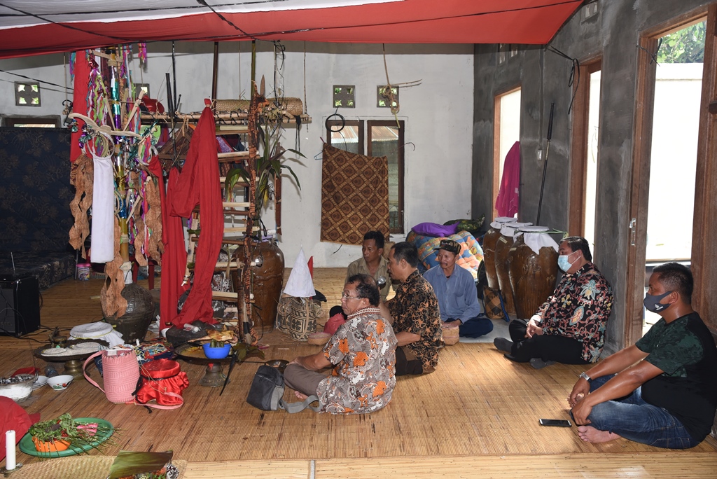 Bupati Hadir di Upacara Adat Kuangkai
